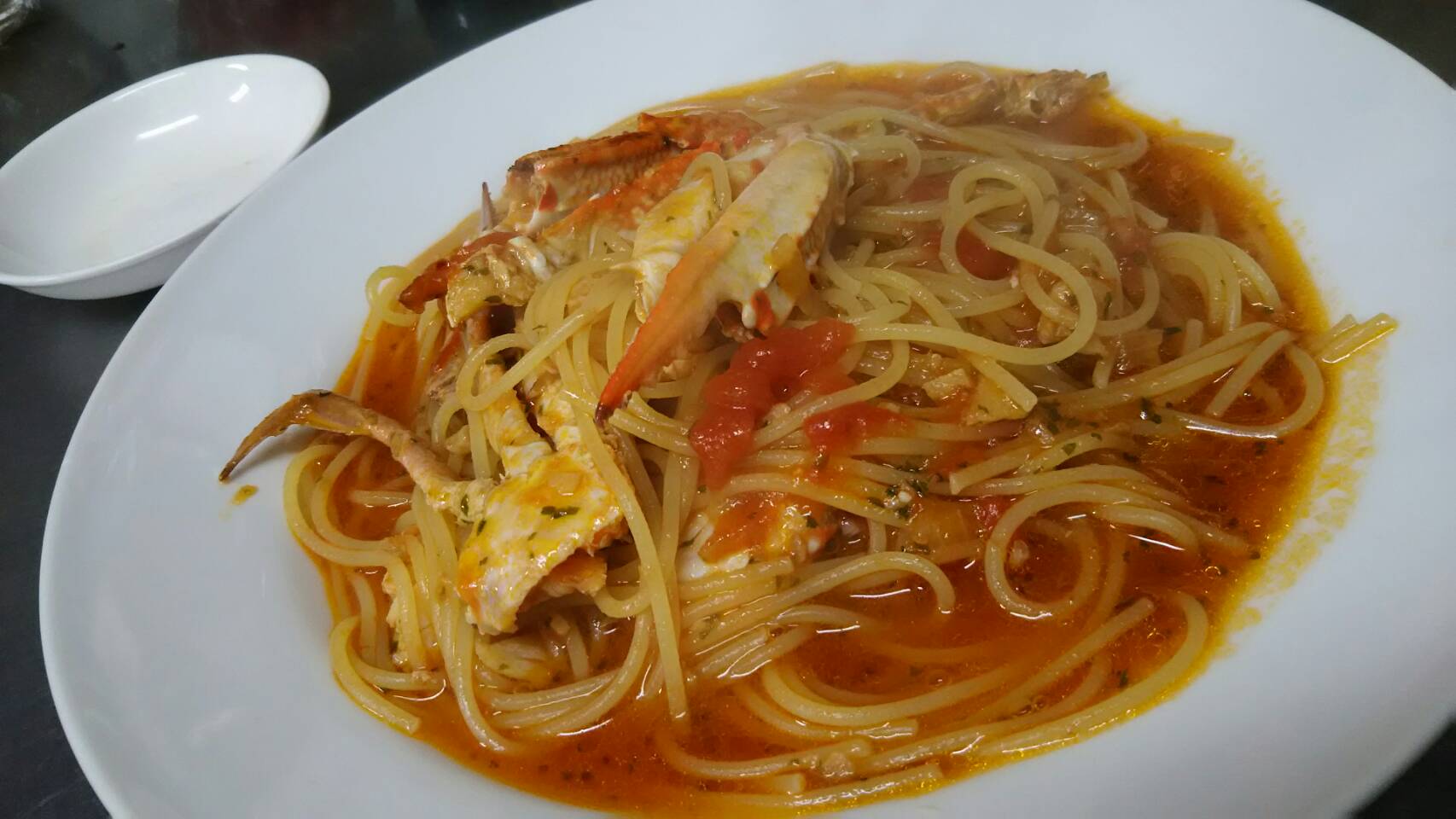 カニ・スパ 渡りガニのトマト風味スパゲッティ